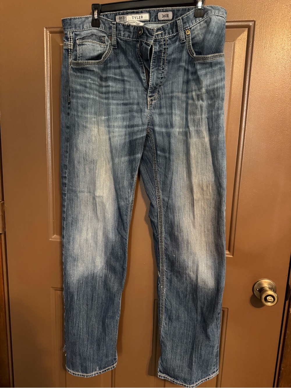 BKE Tyler Men’s Faded Light Blue Relaxed Jeans